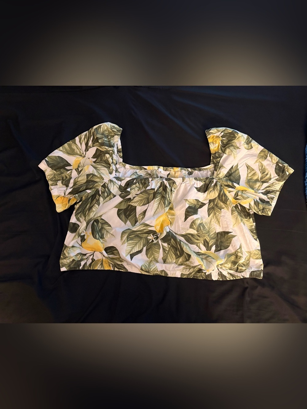 Women’s H & M Lemon Print Square-Neck Crop Top - White & Green in size XXL EUC
